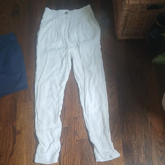 MAJORELLE White Textured Pants - Picture 3 of 3